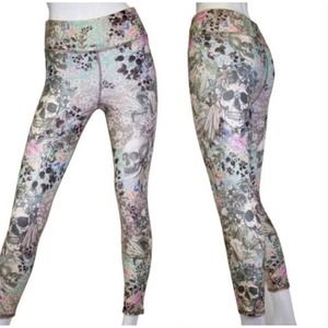 Evolution & Creation Capri Leggings Pastel Floral Skull Dream Catcher Size Small